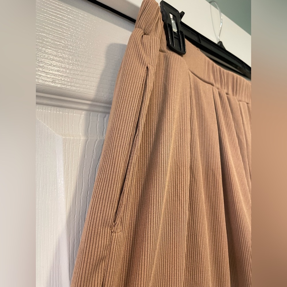 CIDER PETITE SOLID ELASTIC WAIST WIDE LEG PANTS - Picture 5 of 14